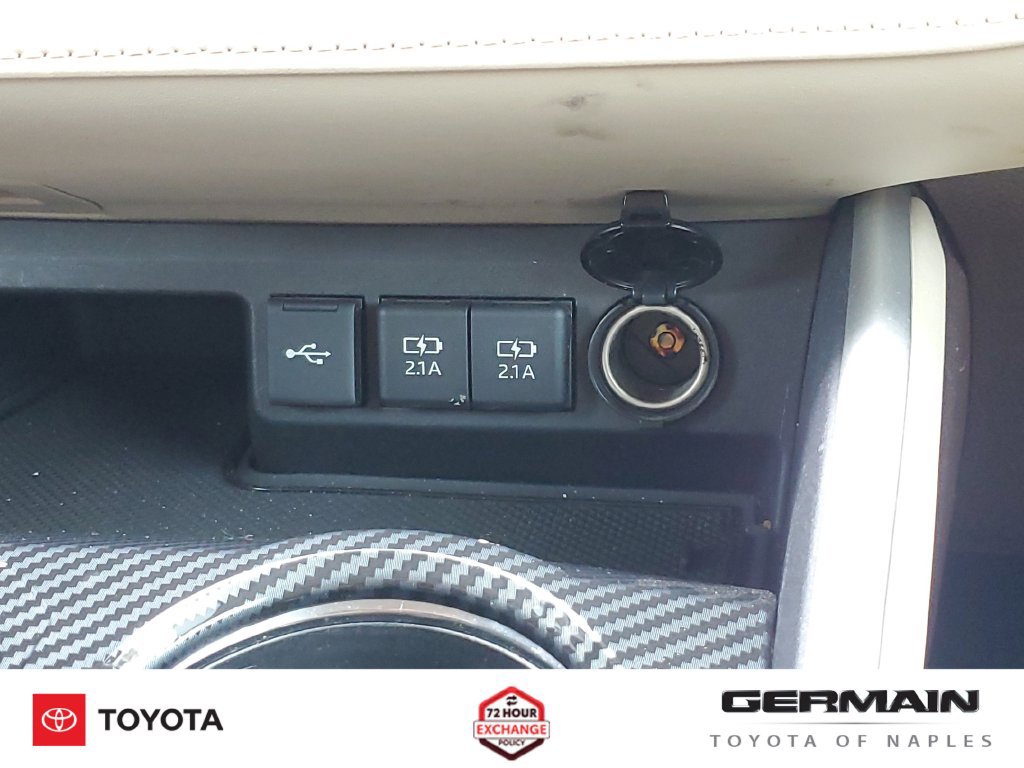 Used 2021 Toyota Highlander XLE FWD image 33