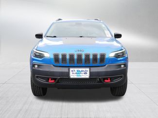 Used 2019 Jeep Cherokee Trailhawk w/ Cold Weather Group AWD/4WD video 2