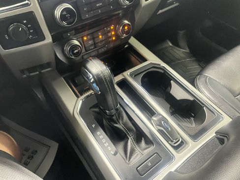 Used 2015 Ford F150 Lariat w/ Equipment Group 502A Luxury image 9