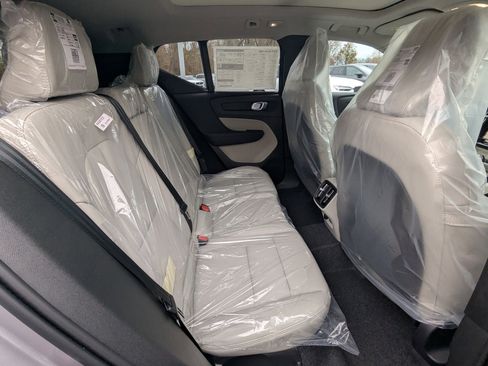 New 2026 Volvo XC40 B5 Ultra w/ Protection Package Premier image 21