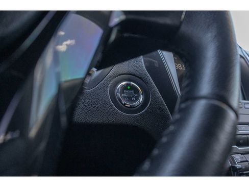 Used 2018 Ford Explorer XLT w/ Equipment Group 202A AWD/4WD image 29