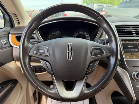 Used 2019 Lincoln MKC Select w/ MKC Climate Package FWD image 18