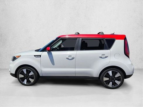 Used 2018 Kia Soul + FWD image 9