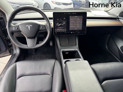 Used 2023 Tesla Model 3 Standard Range image 13