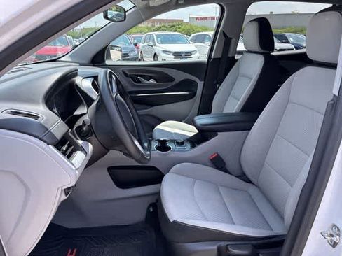 Used 2024 GMC Terrain SLE FWD image 17