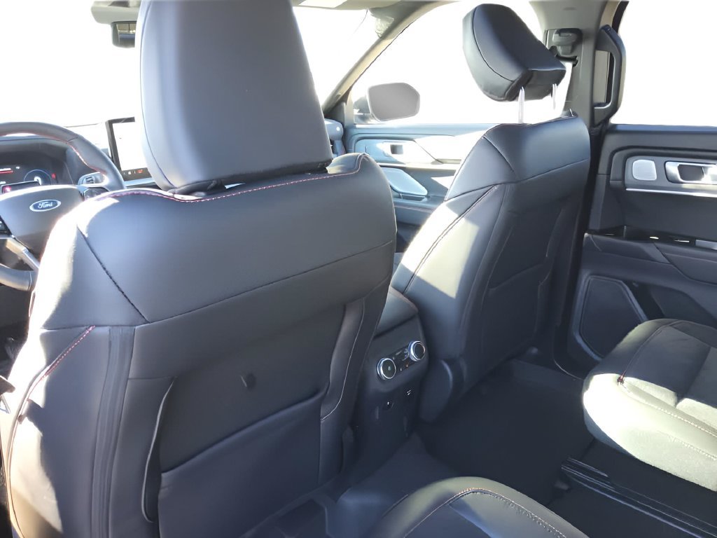 Used 2025 Ford Explorer ST w/ Sun And Sound Package AWD/4WD image 27