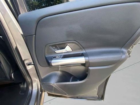 Used 2021 Mercedes-Benz GLA 250 4MATIC image 16