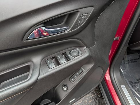Used 2018 Chevrolet Equinox Premier FWD image 14