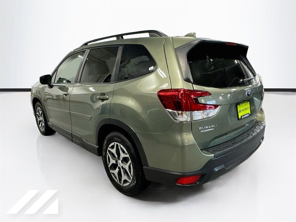 Used 2020 Subaru Forester Premium AWD/4WD image 7