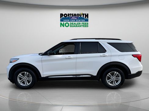 Used 2022 Ford Explorer XLT w/ Equipment Group 202A AWD/4WD image 2