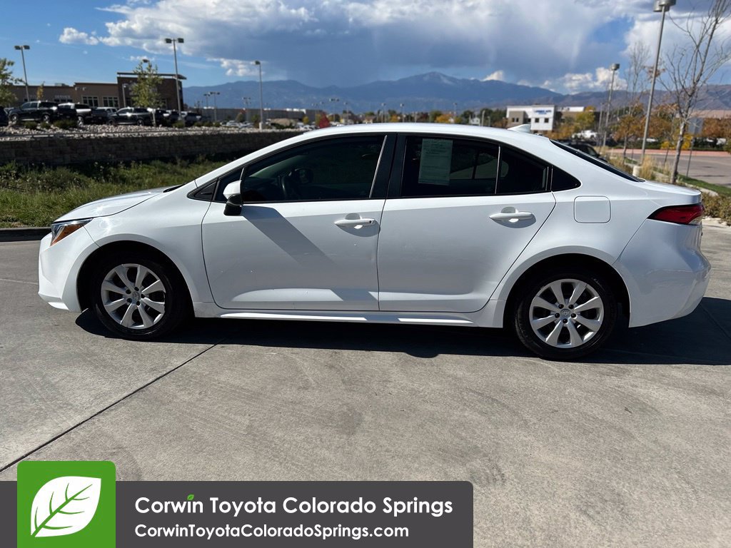 Used 2020 Toyota Corolla LE FWD image 4