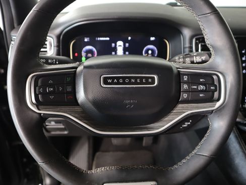 Used 2022 Jeep Wagoneer Series III w/ Premium Group I image 3