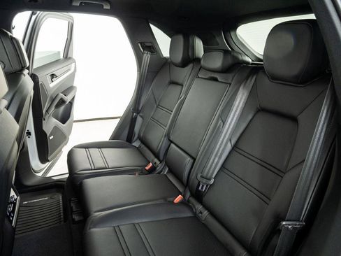 New 2026 Porsche Cayenne AWD/4WD image 22