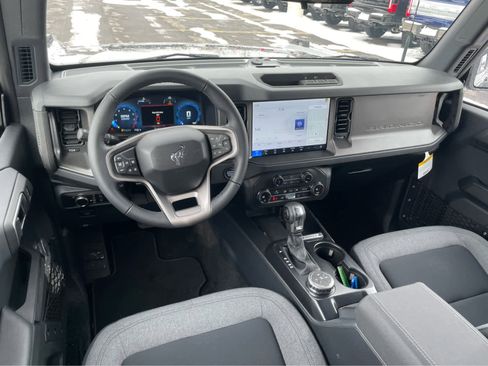 Used 2025 Ford Bronco Big Bend image 15