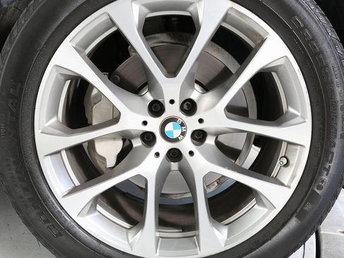 Used 2022 BMW X5 xDrive40i w/ Parking Assistance Package image 13