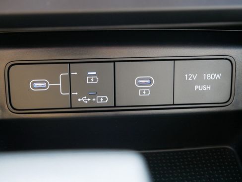 Certified 2025 Hyundai Tucson SE image 27