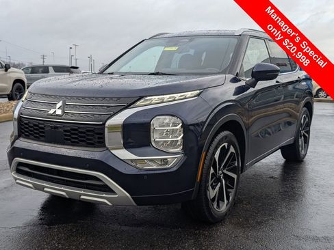 Used 2022 Mitsubishi Outlander SEL image 3