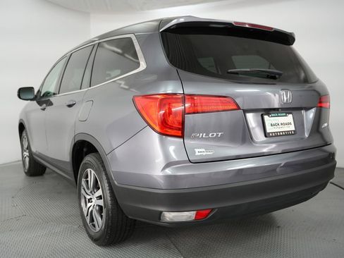 Used 2017 Honda Pilot EX image 8