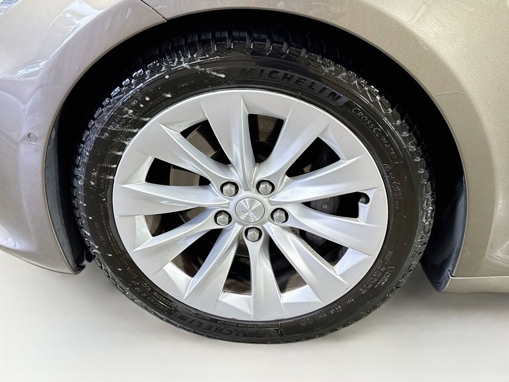 Used 2016 Tesla Model S 70 RWD image 39