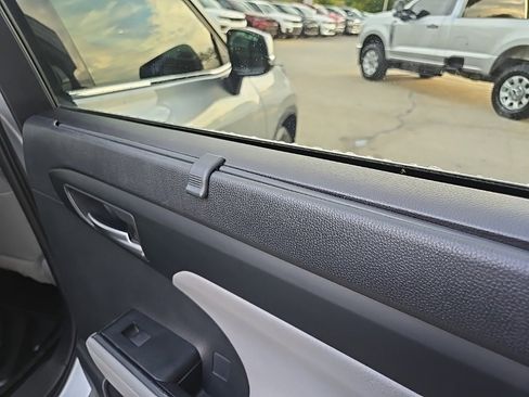 Used 2021 Toyota Highlander XLE image 87