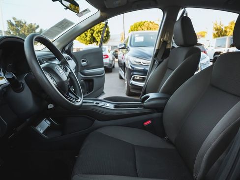 Used 2019 Honda HR-V LX image 10