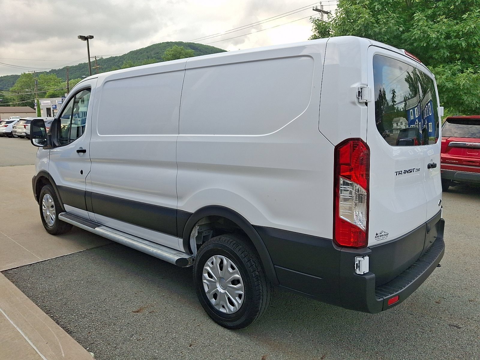 Used 2025 Ford Transit 250 Low Roof w/ Exterior Upgrade Package RWD image 4