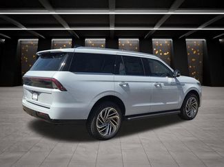 New 2026 Lincoln Navigator Premiere AWD/4WD video 2