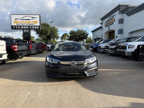 Used 2018 Honda Civic EX image 38