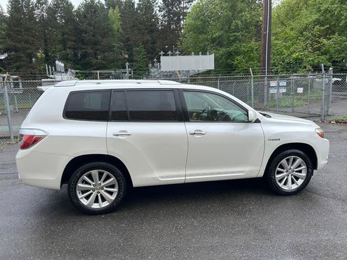 Used 2010 Toyota Highlander Limited AWD/4WD image 4