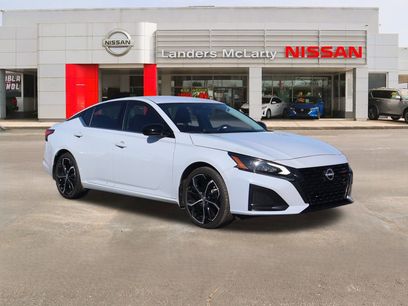 Used 2023 Nissan Altima 2.5 SR