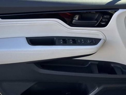New 2026 Honda Odyssey Touring image 8