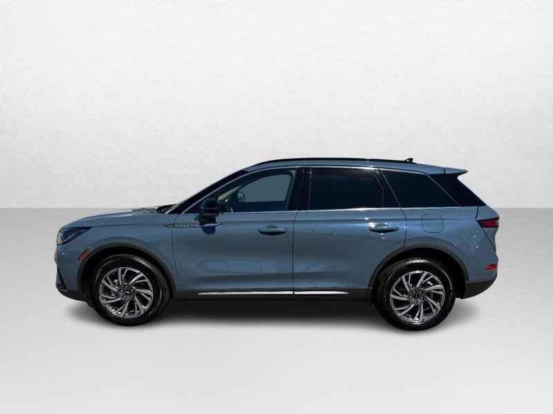 Used 2025 Lincoln Corsair AWD w/ Equipment Group 101A image 8
