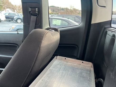 Used 2022 Chevrolet Colorado LT w/ Fleet Safety Package image 21