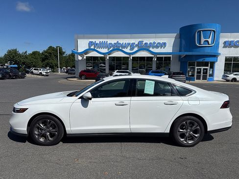 Used 2024 Honda Accord EX image 2