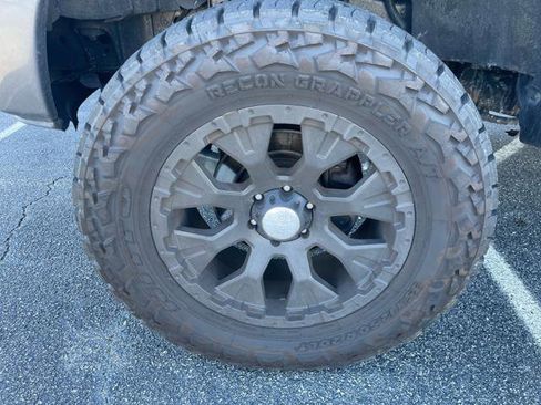 Used 2013 Ford F150 Platinum image 9