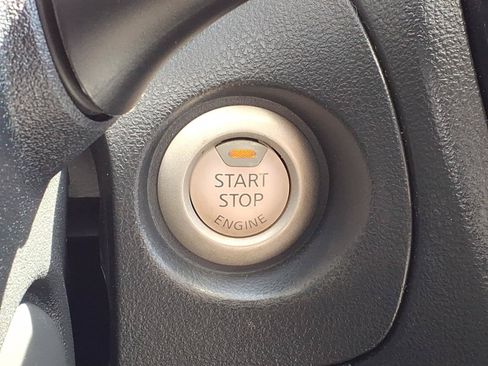 Used 2015 Nissan Juke SV w/ Technology Package AWD/4WD image 20