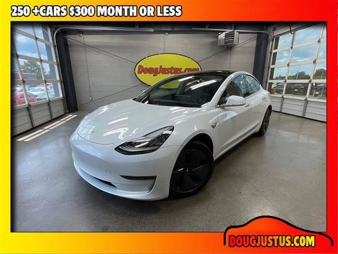 Used 2020 Tesla Model 3 Standard Range RWD image 1
