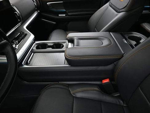 Certified 2025 Ford Expedition Tremor image 24