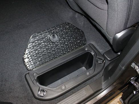 New 2026 RAM 1500 4x4 Crew Cab image 32