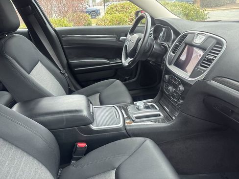 Used 2021 Chrysler 300 Touring w/ Sport Appearance Package image 13