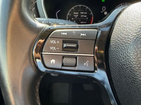 Used 2023 Honda Pilot Touring image 13