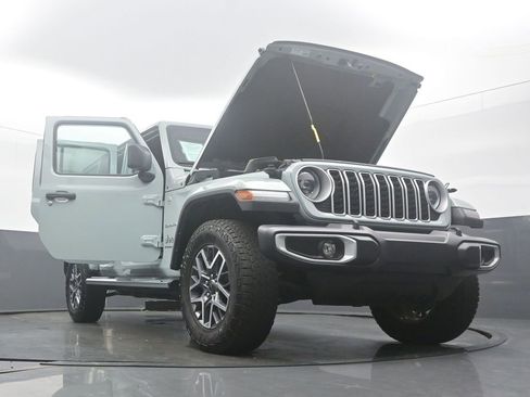 Used 2024 Jeep Wrangler Sahara AWD/4WD image 58