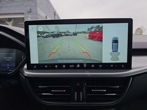 Used 2025 Ford Escape SE image 28