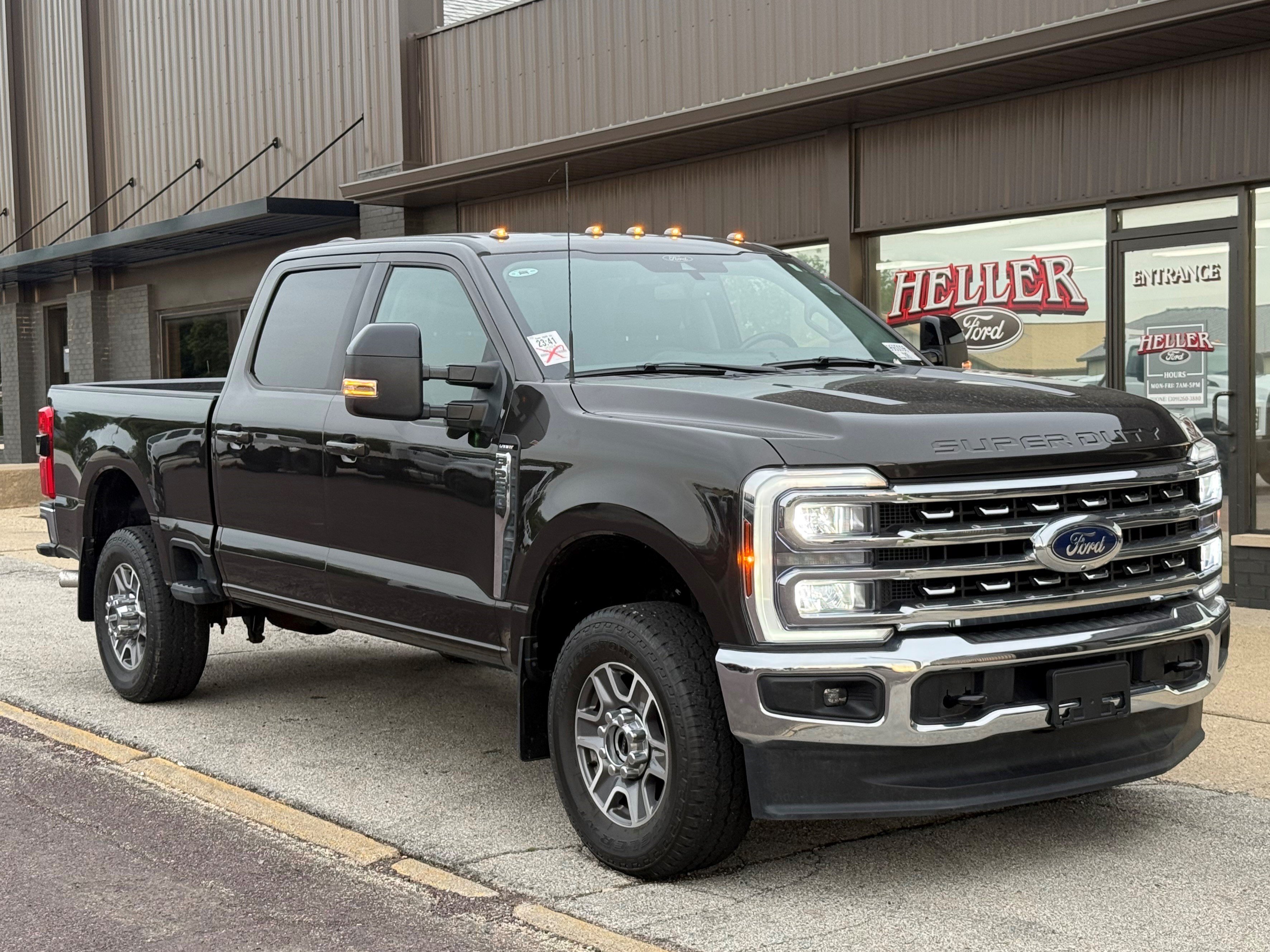 Used 2024 Ford F250 Lariat w/ FX4 Off-Road Package AWD/4WD image 3