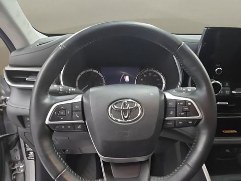 Used 2023 Toyota Highlander Limited image 19