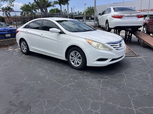 Used 2011 Hyundai Sonata GLS FWD image 1