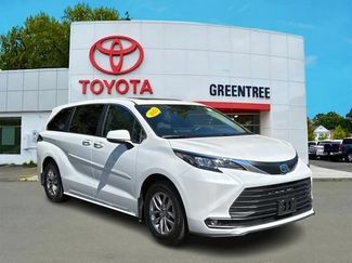 Used 2025 Toyota Sienna XLE AWD/4WD video 1