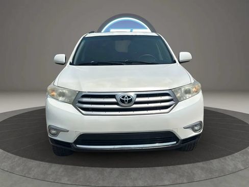 Used 2012 Toyota Highlander SE w/ Tow Pkg FWD image 20