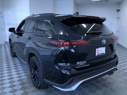 Certified 2025 Toyota Highlander XSE AWD/4WD image 12