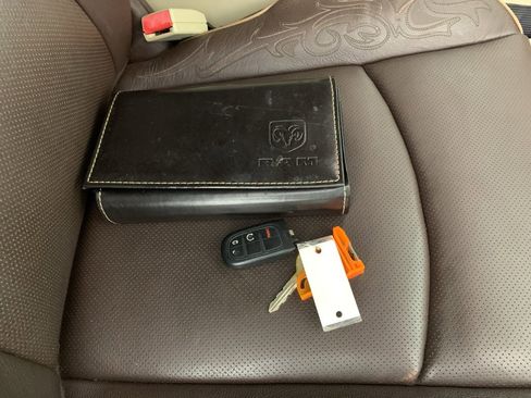 Used 2017 RAM 1500 Laramie Longhorn image 42
